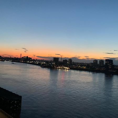 Luxury Riverside Apt With Easy Access To Central London, O2, Excel Centre And Parking ภายนอก รูปภาพ