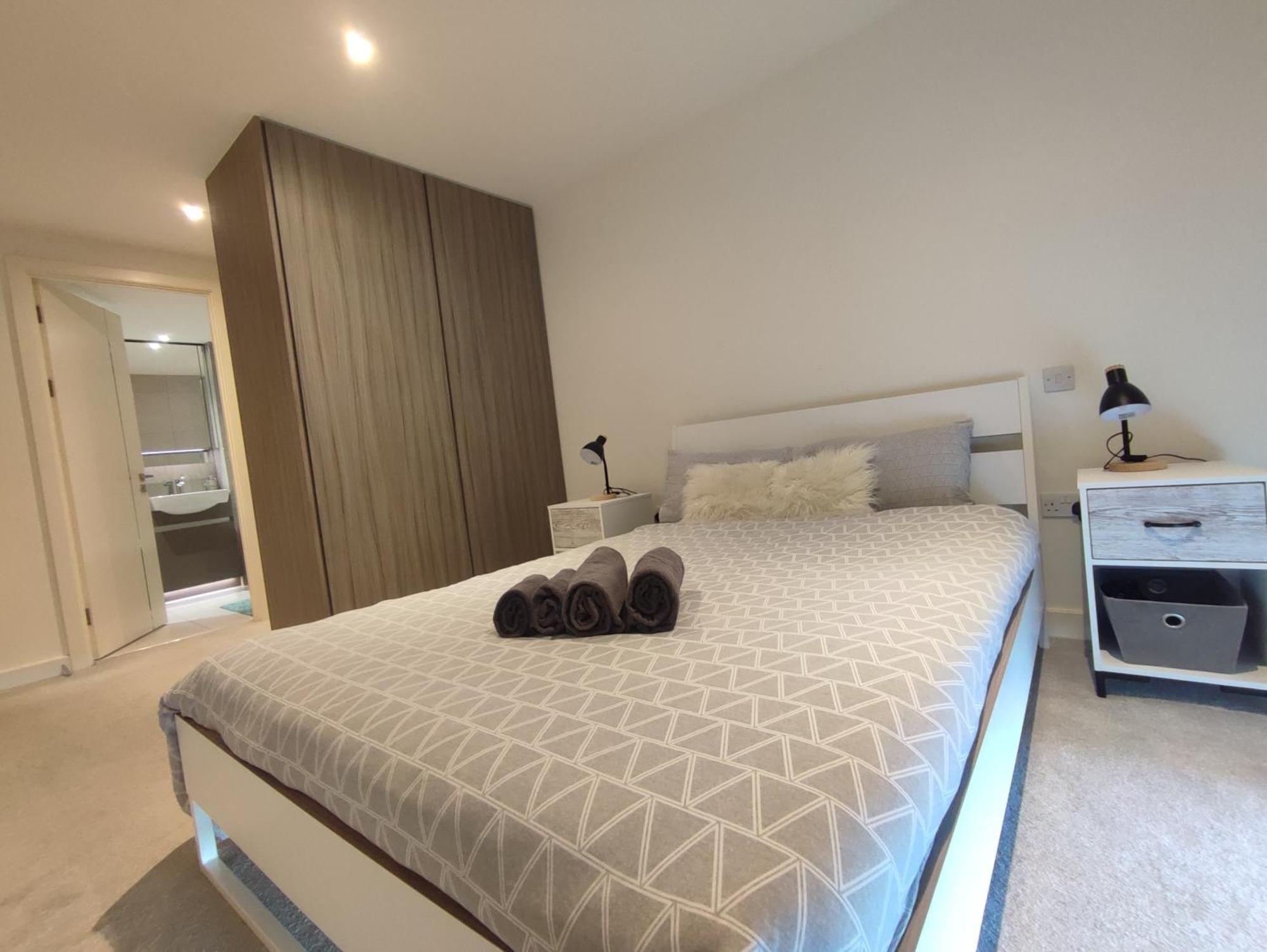 Luxury Riverside Apt With Easy Access To Central London, O2, Excel Centre And Parking ภายนอก รูปภาพ