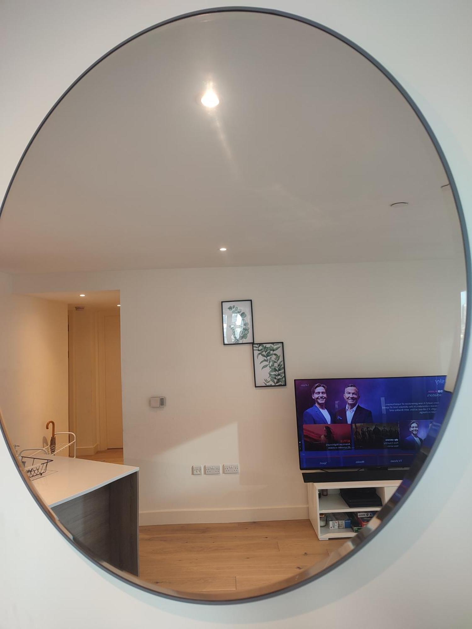 Luxury Riverside Apt With Easy Access To Central London, O2, Excel Centre And Parking ภายนอก รูปภาพ