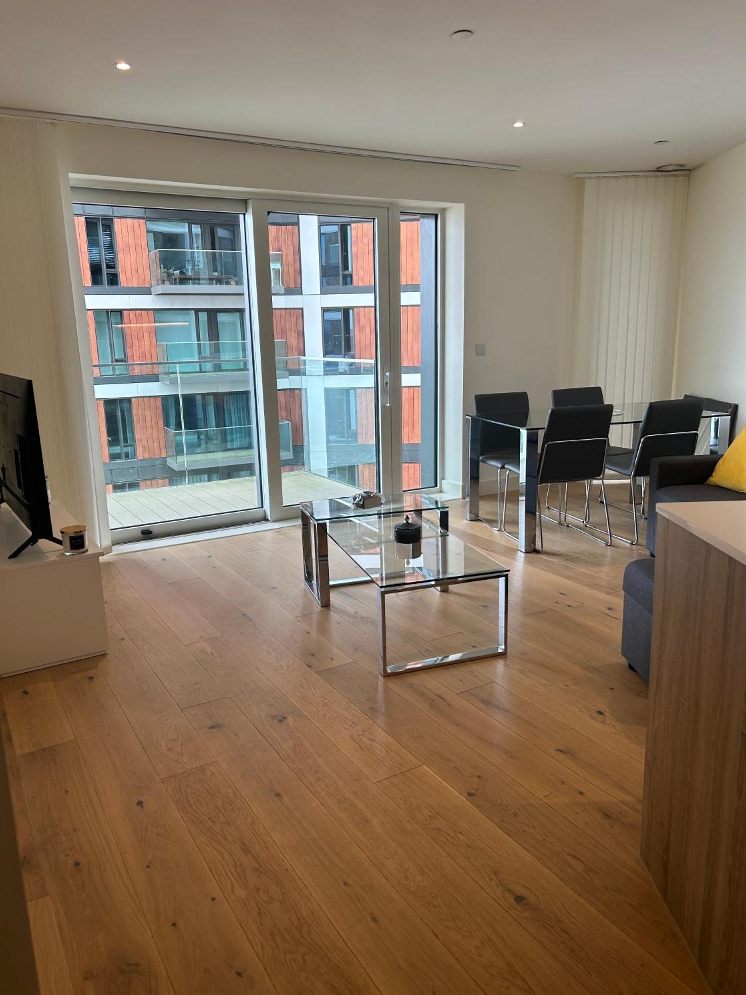 Luxury Riverside Apt With Easy Access To Central London, O2, Excel Centre And Parking ภายนอก รูปภาพ